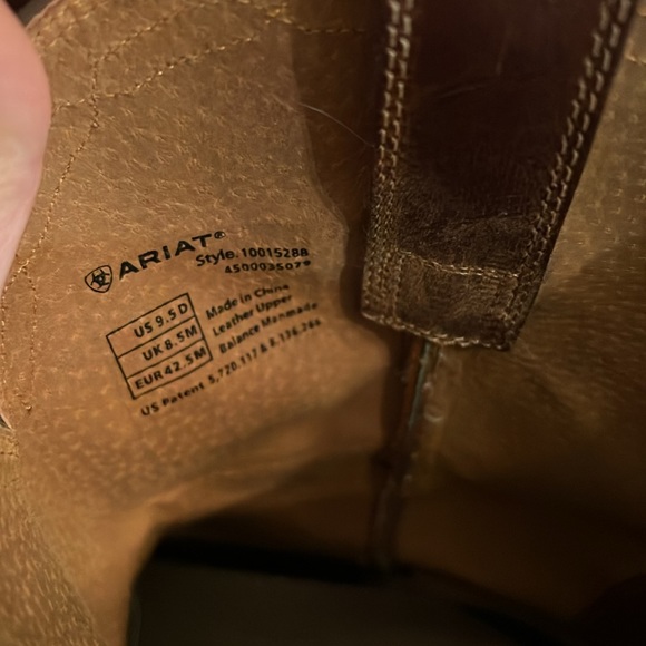 Men’s Ariat Boots - size 9.5D - Picture 4 of 5